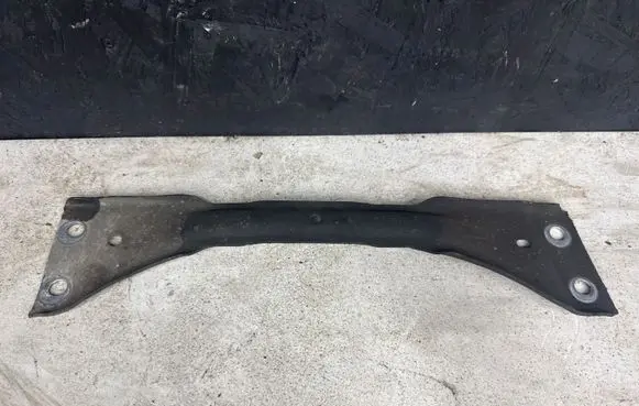 Volkswagen Golf V Other under body part