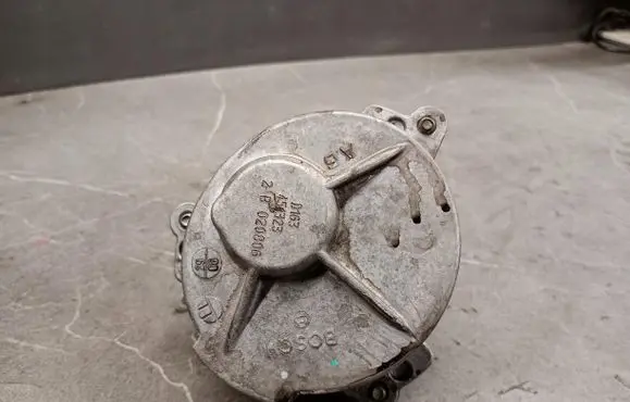 Renault Scenic II - Grand scenic II Vacuum pump d163451323
