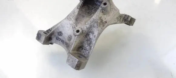 Audi A4 S4 B7 8E 8H Engine mounting bracket 4Z7199307B