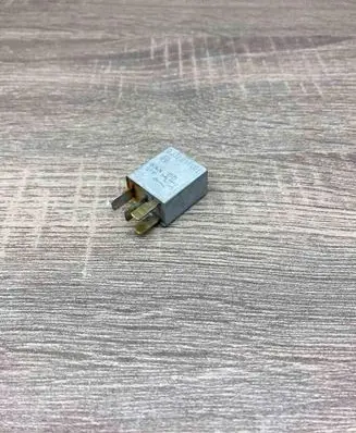 Toyota Avensis T250 Other relay 9008087019 0332011001