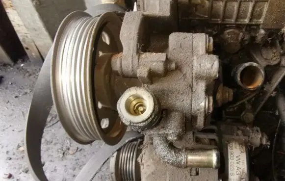 Audi A3 S3 8L Power steering pump 038145255b