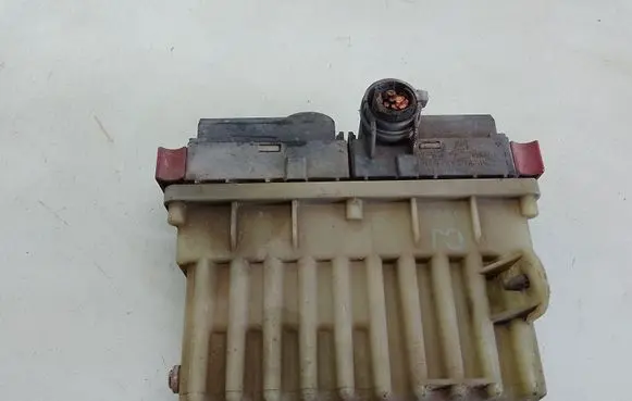 Opel Zafira A Coolant fan relay 9685371