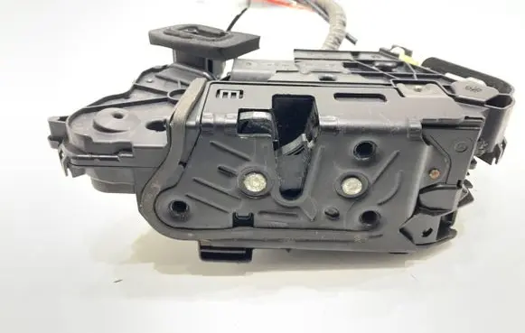 Skoda Superb B8 (3V) Front door lock 5TB837015C
