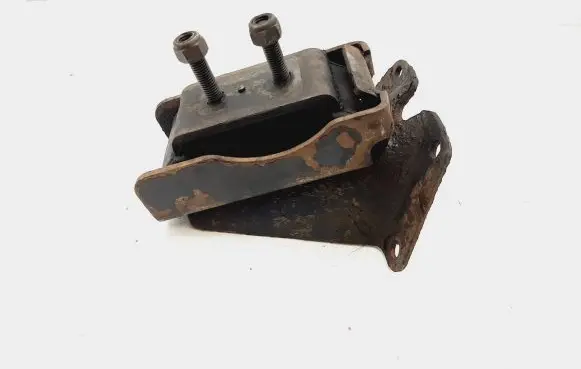 Iveco Daily 35 - 40.10 Engine mount bracket