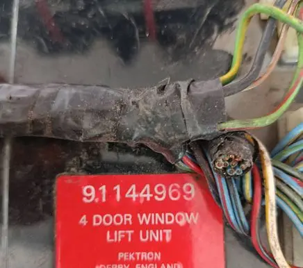Opel Astra J Door control unit/module 91144969