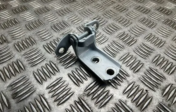 Toyota Auris E180 Rear door lower hinge ES03 0215