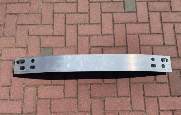 Lexus CT 200H Front bumper cross member 5202176030