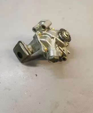 Toyota C-HR I Oil pump 