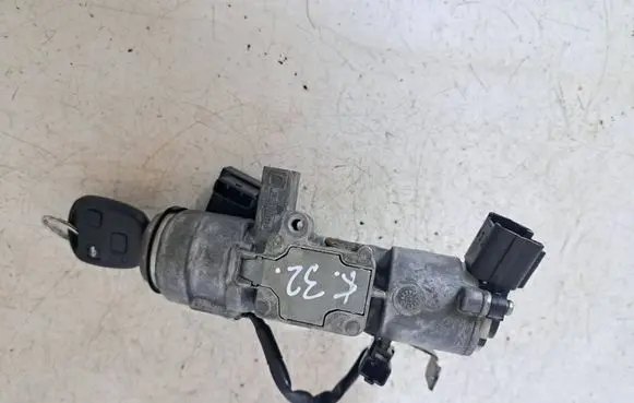 Toyota Avensis T250 Ignition lock 