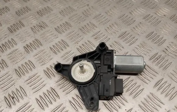 Mercedes-Benz GLA W156 Rear door window regulator motor A2469063200