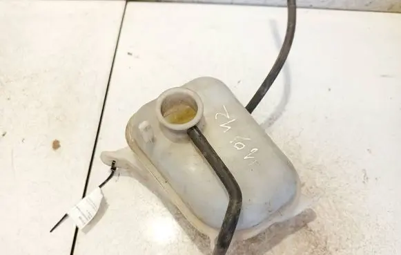 KIA Ceed Coolant expansion tank/reservoir 218121892