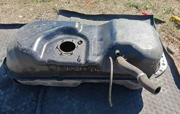 Mitsubishi L200 Fuel tank 