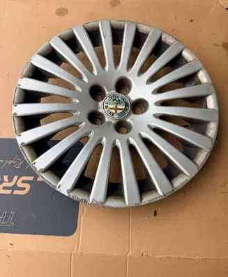 Alfa Romeo 159 R16 wheel hub/cap/trim 60684103