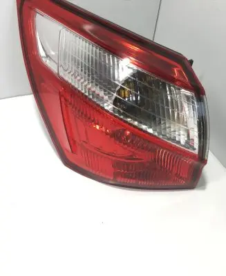 Nissan Qashqai Rear/tail lights 89503174