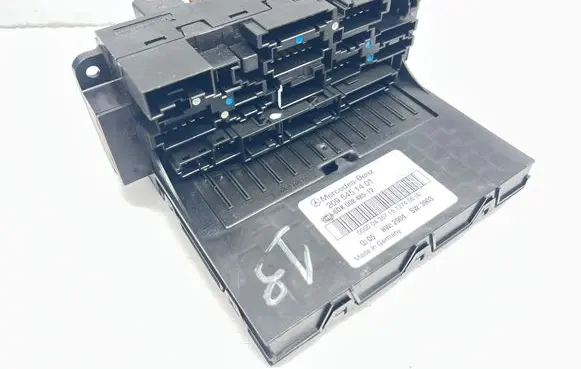 Mercedes-Benz CLK A209 C209 Fuse box set 2095451401