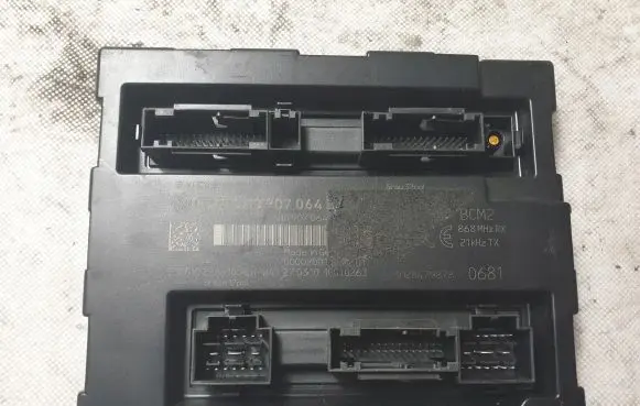 Audi A8 S8 D4 4H Comfort/convenience module 4H0907064L