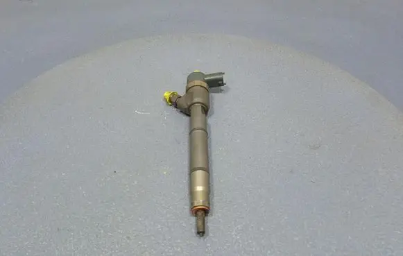 Hyundai i30 Fuel injector 338002A900