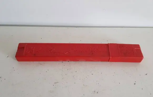Volkswagen PASSAT B7 Emergency warning sign 8D9860251B