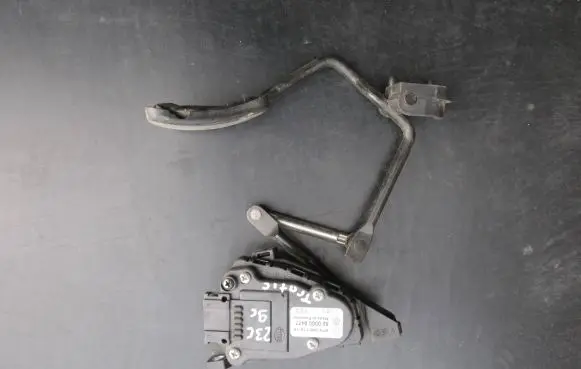 Renault Trafic II (X83) Accelerator pedal position sensor 8200008477 10310