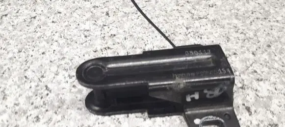 BMW X5 E53 Tailgate lock loop/hook striker F00P0Z0154