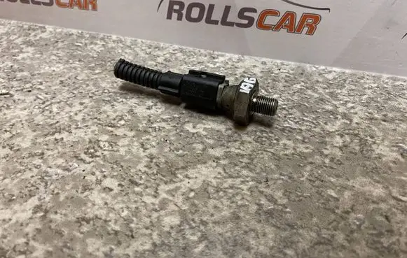 Audi A6 S6 C6 4F Oil pressure sensor 038919081F