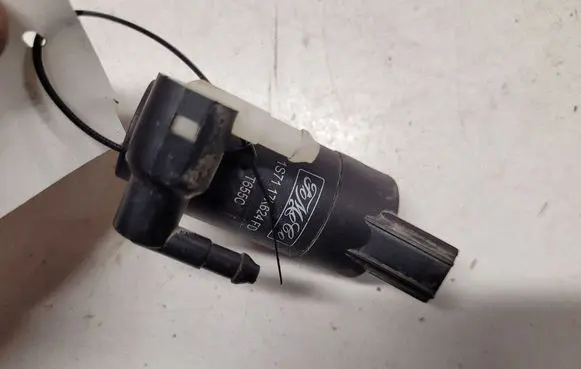 Volvo V50 Windscreen/windshield washer pump 1S7117K624FD