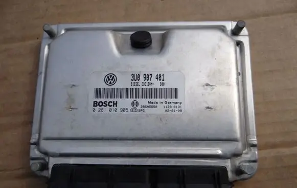 Skoda Superb B5 (3U) Engine control unit/module 3U0907401