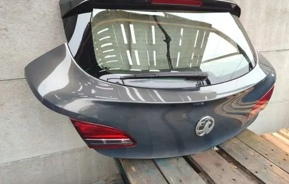 Opel Astra J Tailgate/trunk/boot lid