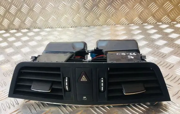 Mercedes-Benz E C207 W207 Dash center air vent grill A2078300054