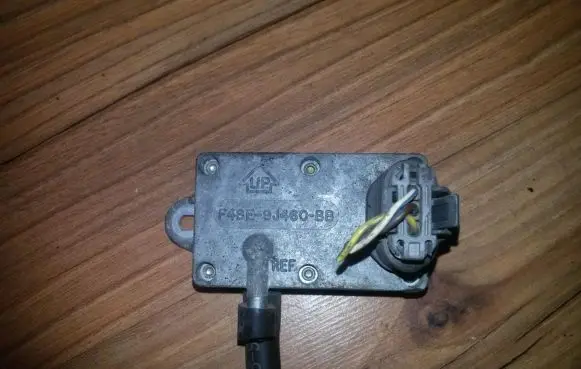 Ford Mondeo MK II Air pressure sensor f4se9j460bb