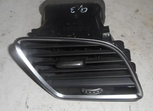Audi Q3 8U Dash center air vent grill 8U1820902E