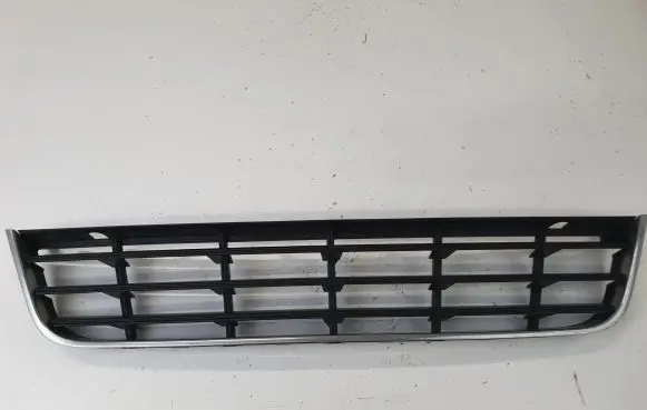 Volkswagen PASSAT B6 Front bumper lower grill 3C0853677 3C0853101