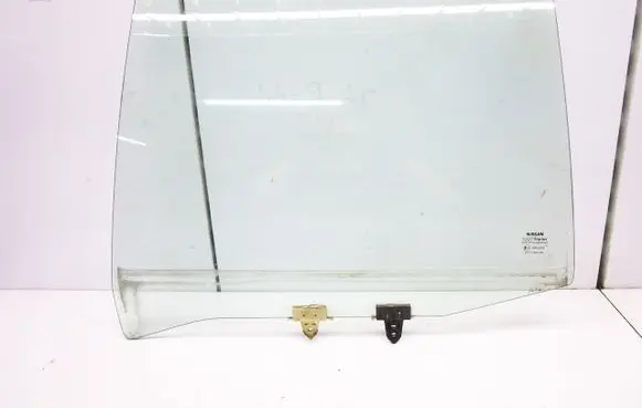Nissan Primera Front door window glass four-door