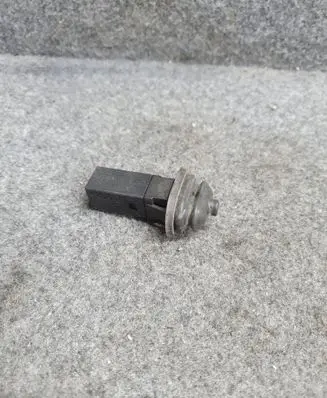 BMW 3 E90 E91 Fuel tank opening switch 8228939