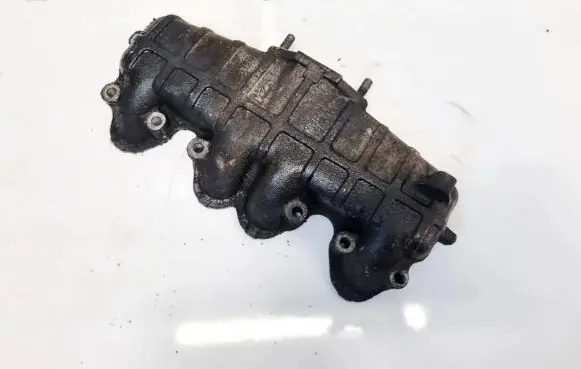 Volkswagen PASSAT B3 Intake manifold 028129713E