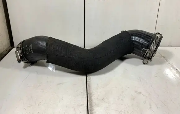 Audi A4 S4 B7 8E 8H Intercooler hose/pipe 8E0145737Q