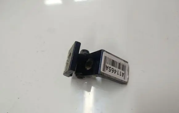 Skoda Octavia Mk2 (1Z) Rear door lower hinge