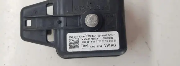 Audi A3 S3 8V Alarm system siren 5Q0951605A
