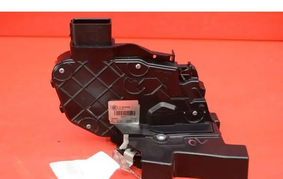 Volvo V70 Front door lock 31253285