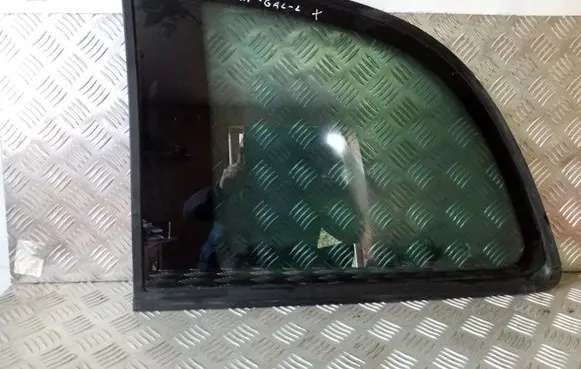 Opel Zafira A Rear side window