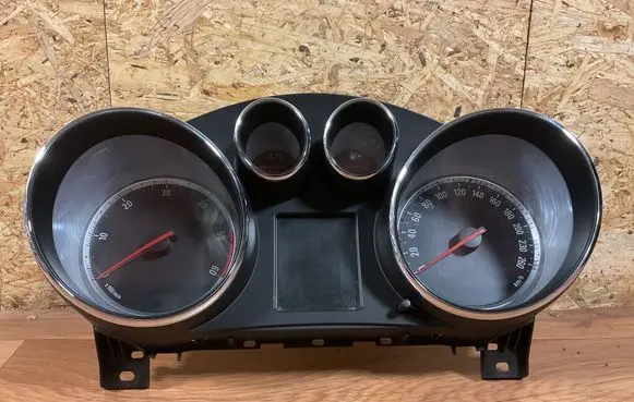 Opel Insignia A Speedometer (instrument cluster) 13333344