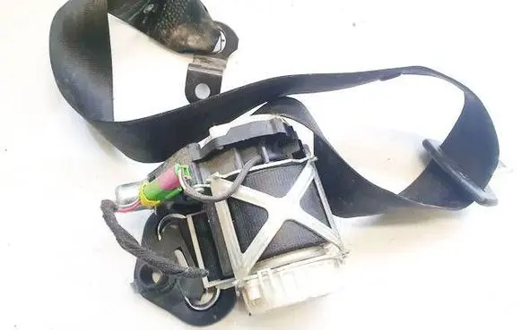 Skoda Fabia Mk2 (5J) Front seatbelt 5J1857702A 34022854