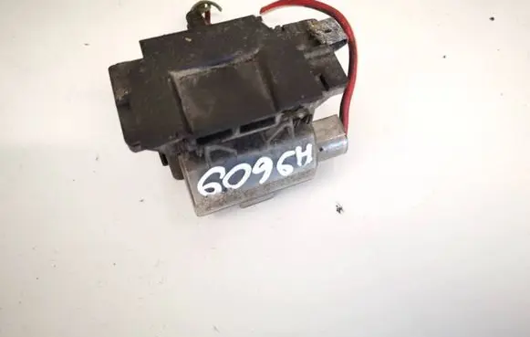 Volvo S70 V70 V70 XC Glow plug pre-heat relay 9162929 899064000