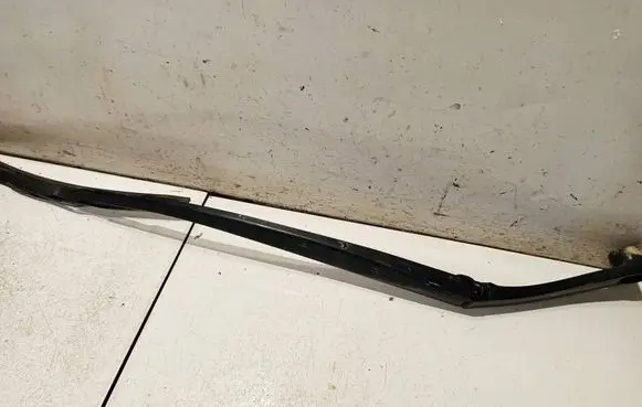 Hyundai Kona I Front wiper blade arm