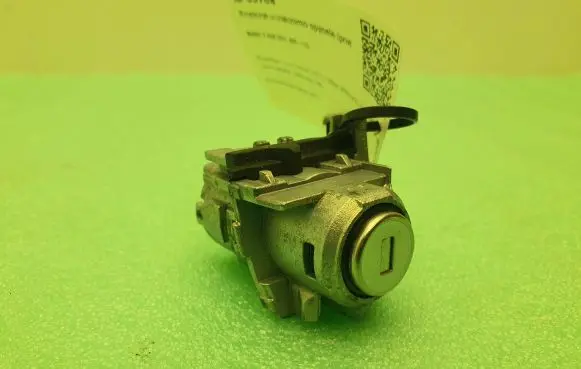 BMW 3 E90 E91 Coupe door lock (next to the handle) 