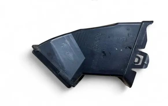 BMW M5 F90 Cabin air duct channel 7357247 11252010