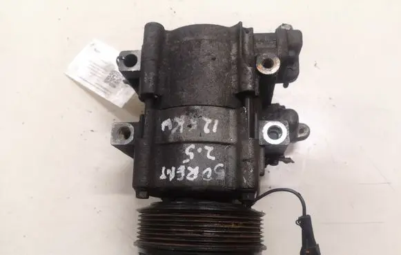KIA Sorento Air conditioning (A/C) compressor (pump) 977013E350