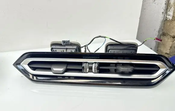 BMW 3 G20 G21 Dash center air vent grill 16828110 5A04CE2 12217000