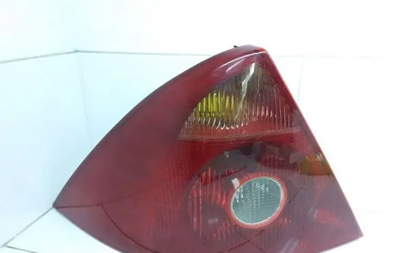 Ford Mondeo Mk III Rear/tail lights 1S7113405A