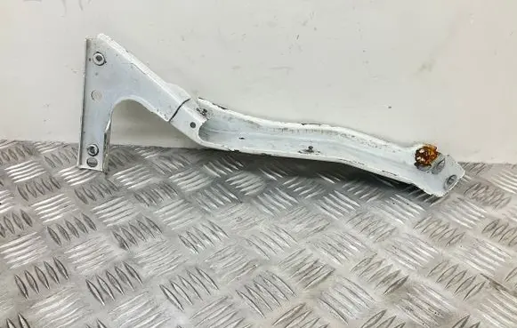 Audi A5 Sportback 8TA Fender mounting bracket 8T0821136A